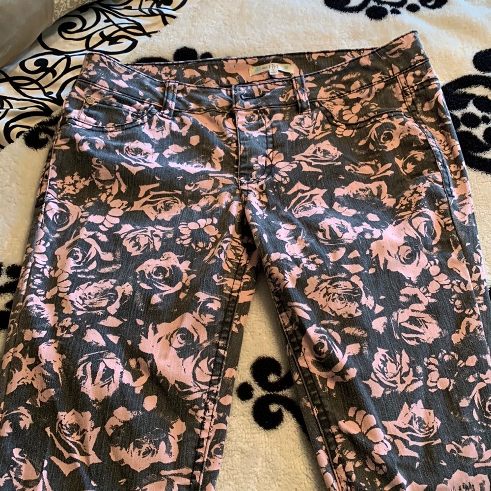 Almost new, only worn once. You will love the way it looks.